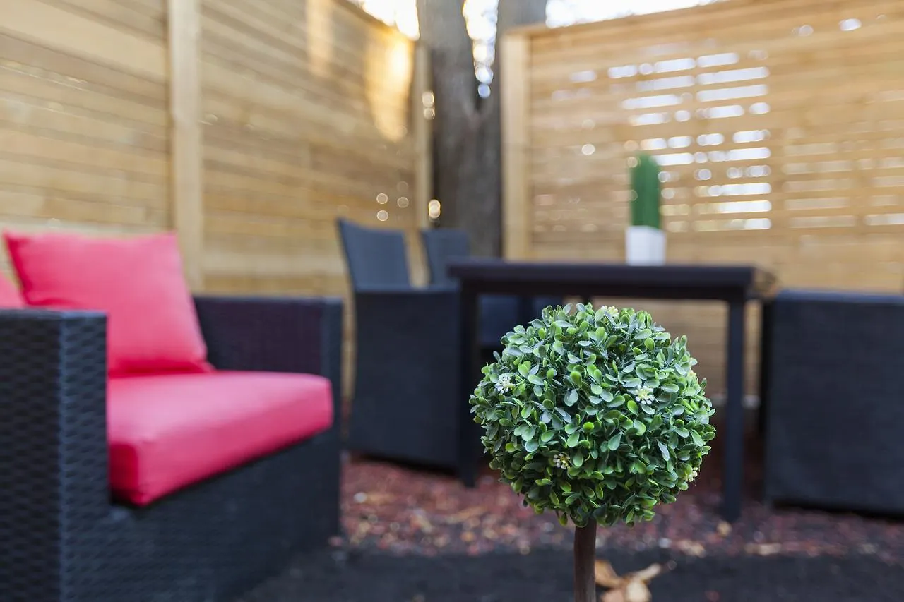 Nb Urban Luxury Suites トロント 0*,  カナダ